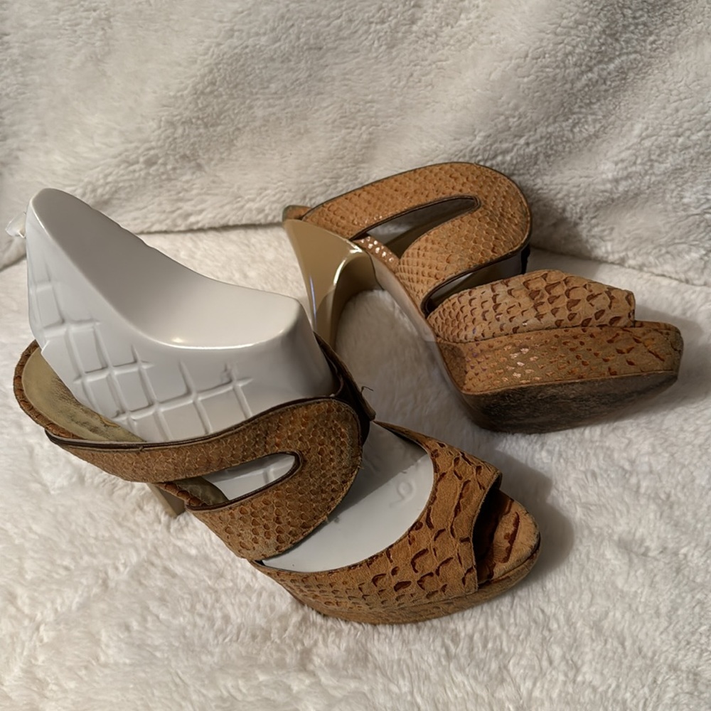 Color: light brown - Picture 2 of 2